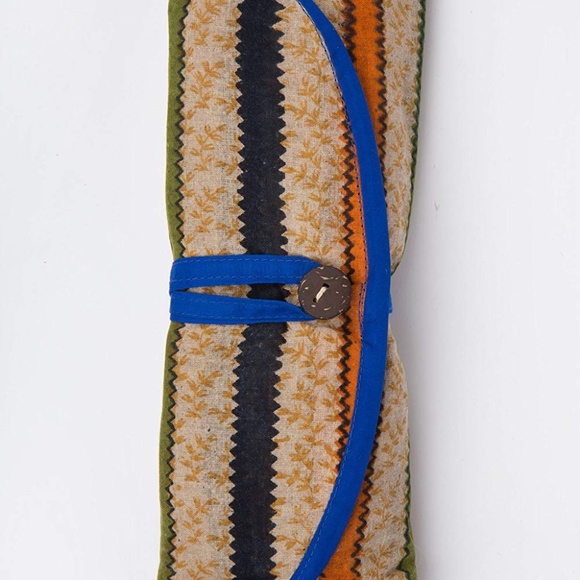 Fair Trade "Learn to Crochet" Bamboo Hook Set - Picture 2 of 3